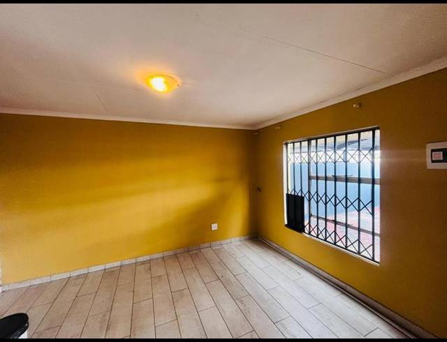 2 BEDROOM HOUSE FOR SALE IN FLEURHOF